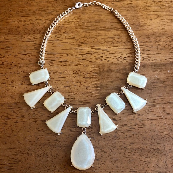 Gold and ivory/cream statement necklace - Picture 1 of 2